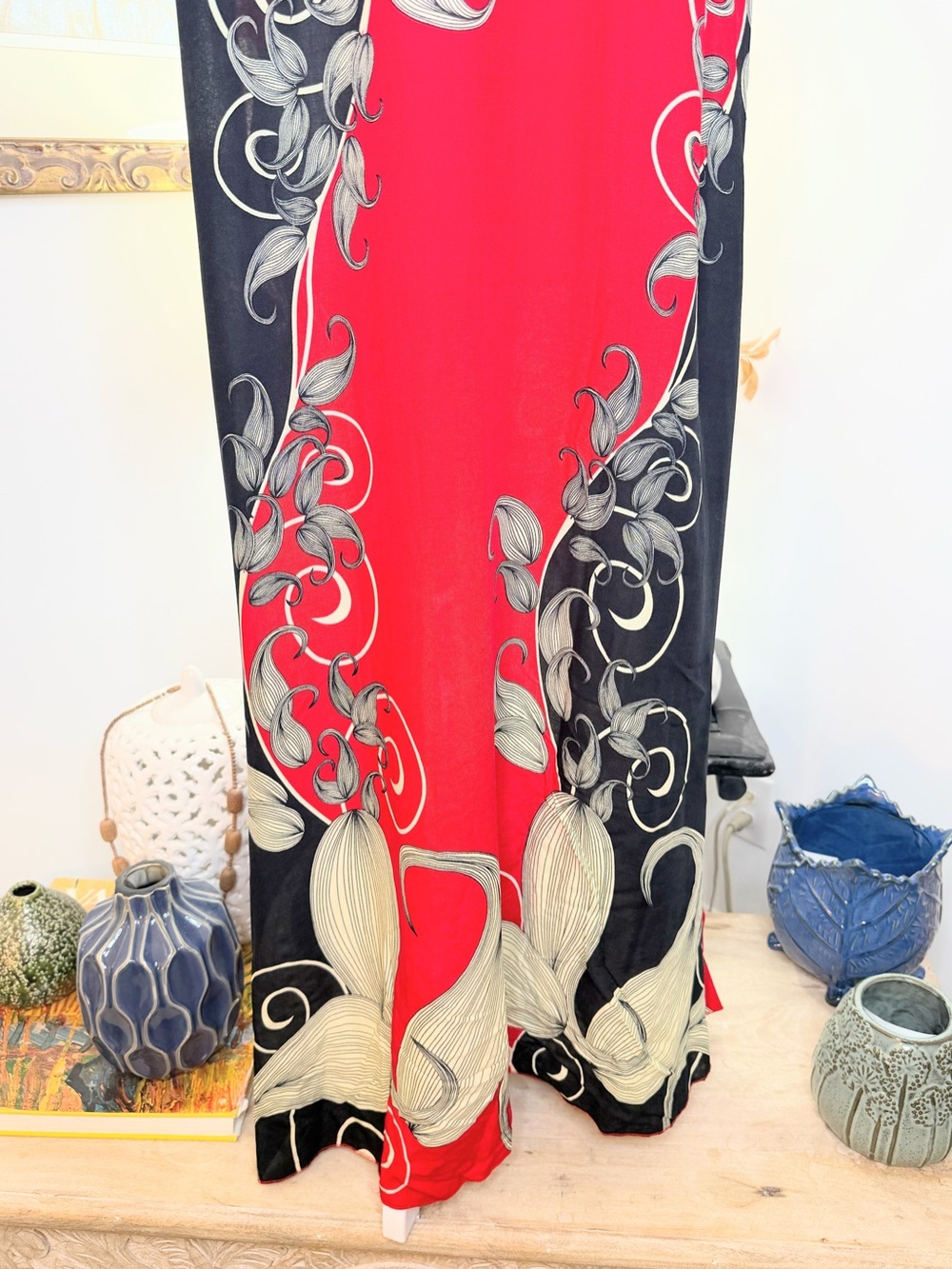NWT Women’s Maxi Dress M/L Red Black Sleeveless Boho Resort Cruise Art Print - Picture 8 of 10